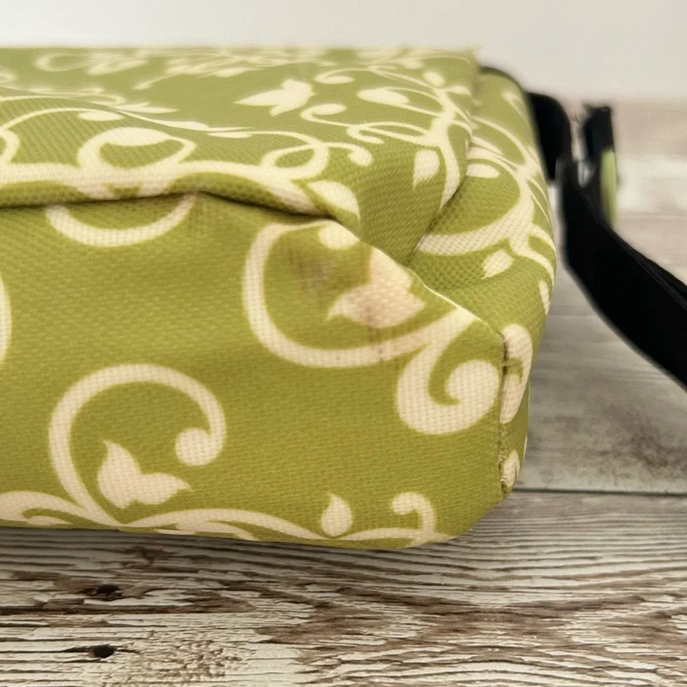 4/$25 Munchkin Diaper Change Pouch in Green & Cream Scroll Wristlet Changing Pad